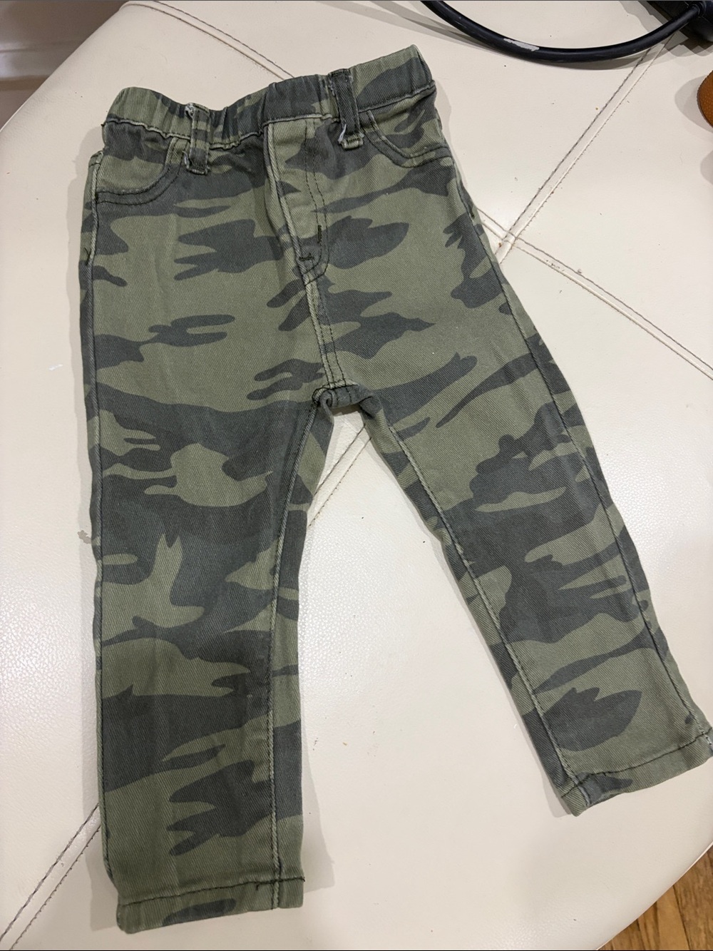 SHEIN Olive Green Camo Kids Pull-On Jeans